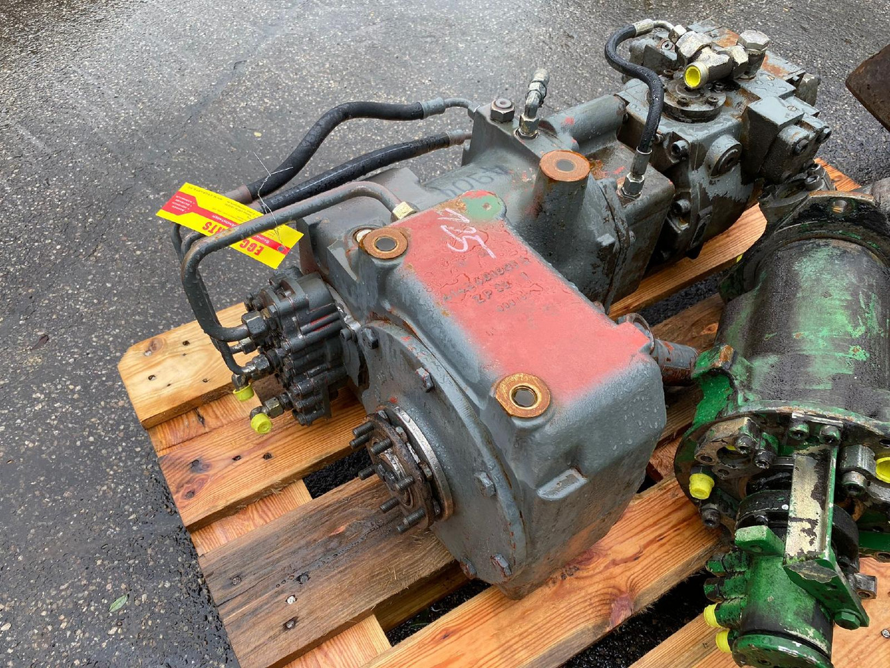 Liebherr ZF 2HL 100, LMV 100 aus LH A904 LIT - Transmission pour Engins de chantier: photos 2 Liebherr ZF 2HL 100, LMV 100 aus LH A904 LIT - Transmission pour Engins de chantier: photos 2