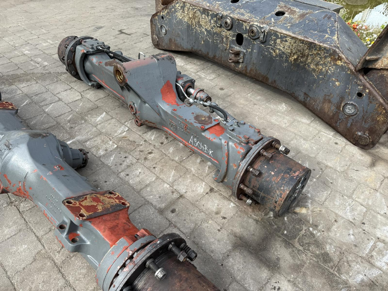 Liebherr ZF AP L B 765 aus LH 904 LIT - Essieu et pièces pour Engins de chantier: photos 5 Liebherr ZF AP L B 765 aus LH 904 LIT - Essieu et pièces pour Engins de chantier: photos 5