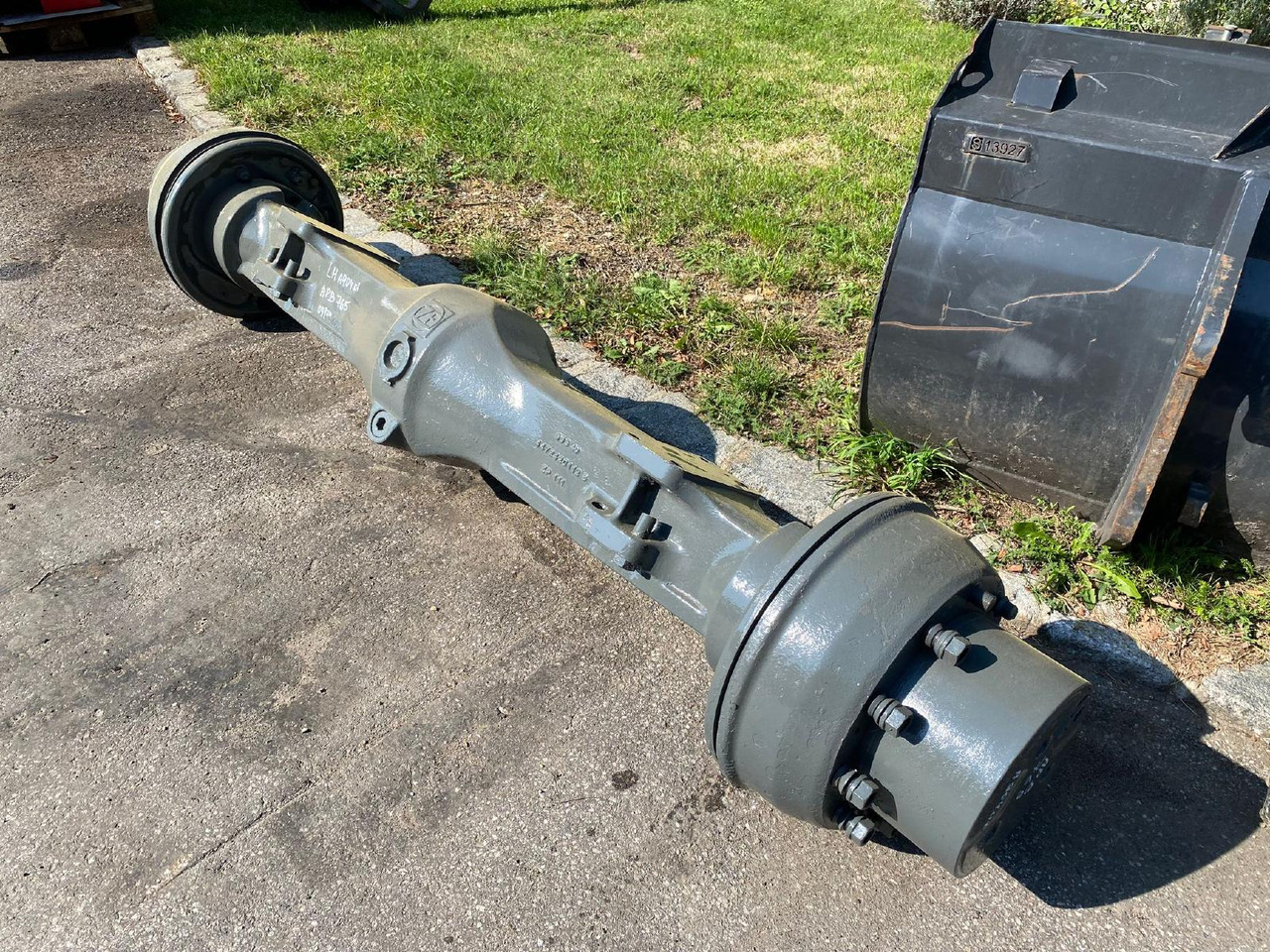 Liebherr ZF APL B 765 aus LH A904 LIT - Essieu et pièces pour Engins de chantier: photos 4 Liebherr ZF APL B 765 aus LH A904 LIT - Essieu et pièces pour Engins de chantier: photos 4