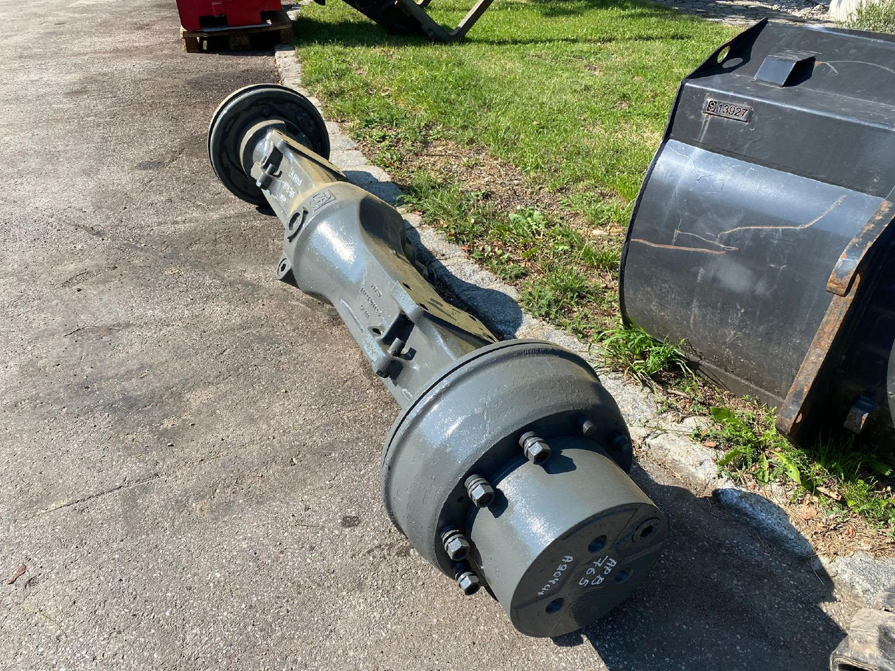 Liebherr ZF APL B 765 aus LH A904 LIT - Essieu et pièces pour Engins de chantier: photos 5 Liebherr ZF APL B 765 aus LH A904 LIT - Essieu et pièces pour Engins de chantier: photos 5