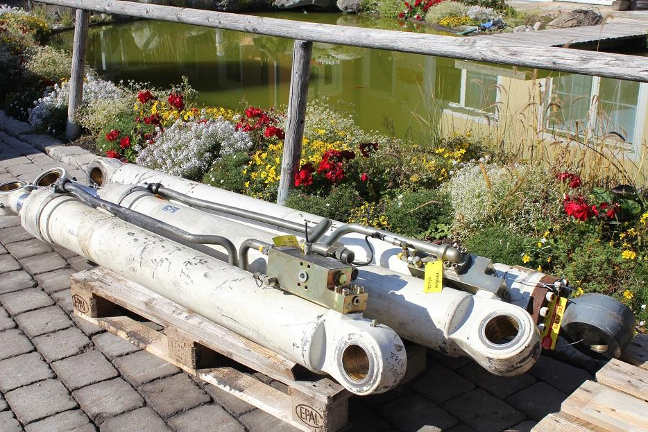 Vérin hydraulique pour Engins de chantier Terex TC 260 LC: photos 6