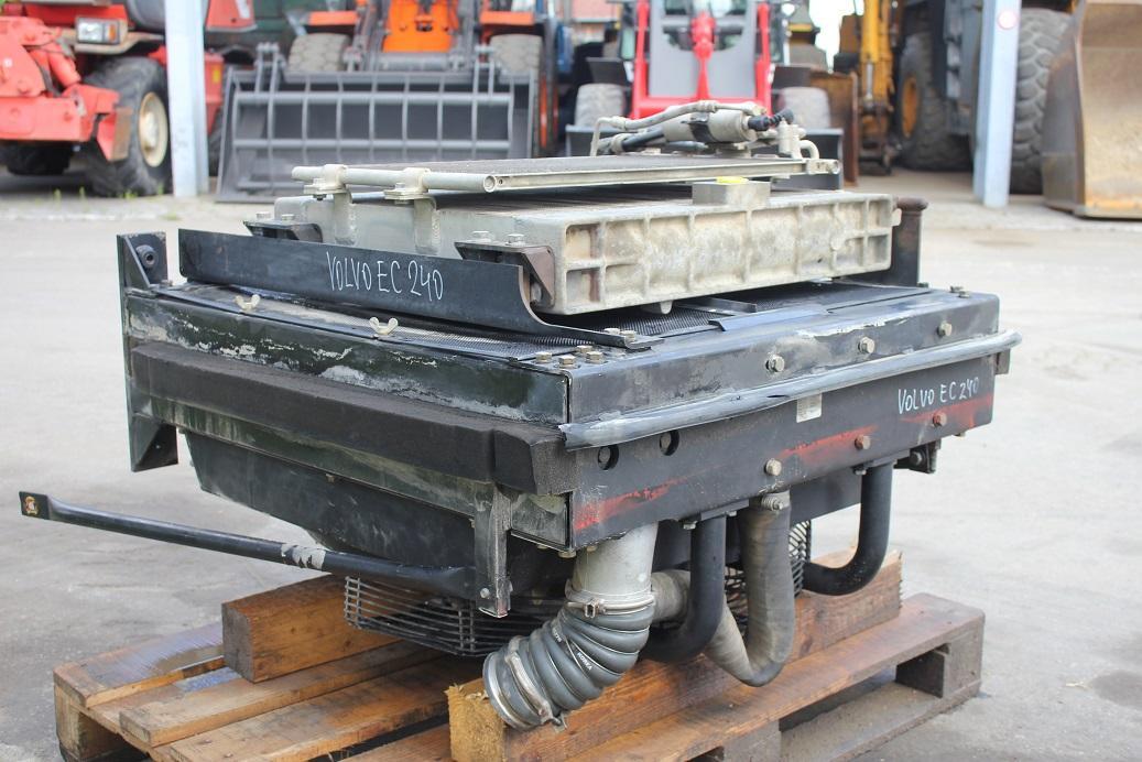 Volvo EC 240 BNLC - Système de refroidissement pour Engins de chantier: photos 3 Volvo EC 240 BNLC - Système de refroidissement pour Engins de chantier: photos 3