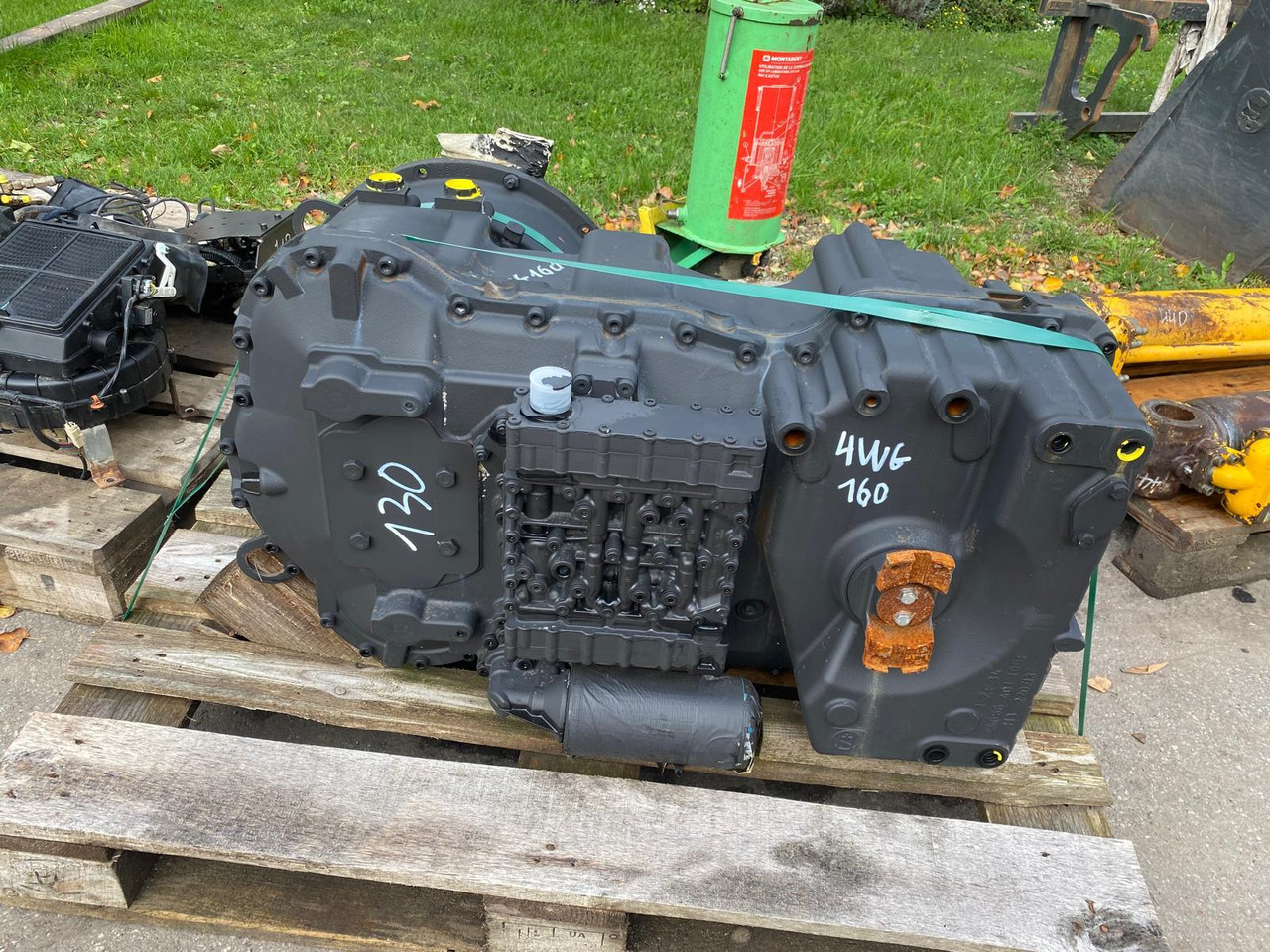 ZF 4 WG 160 - Boîte de vitesse pour Engins de chantier: photos 2 ZF 4 WG 160 - Boîte de vitesse pour Engins de chantier: photos 2