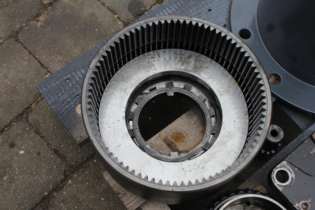 ZF APB-L 775 - Essieu et pièces pour Engins de chantier: photos 5 ZF APB-L 775 - Essieu et pièces pour Engins de chantier: photos 5