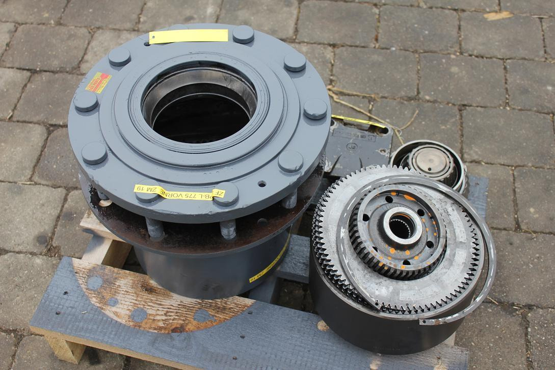 ZF APB-L 775 - Essieu et pièces pour Engins de chantier: photos 1 ZF APB-L 775 - Essieu et pièces pour Engins de chantier: photos 1