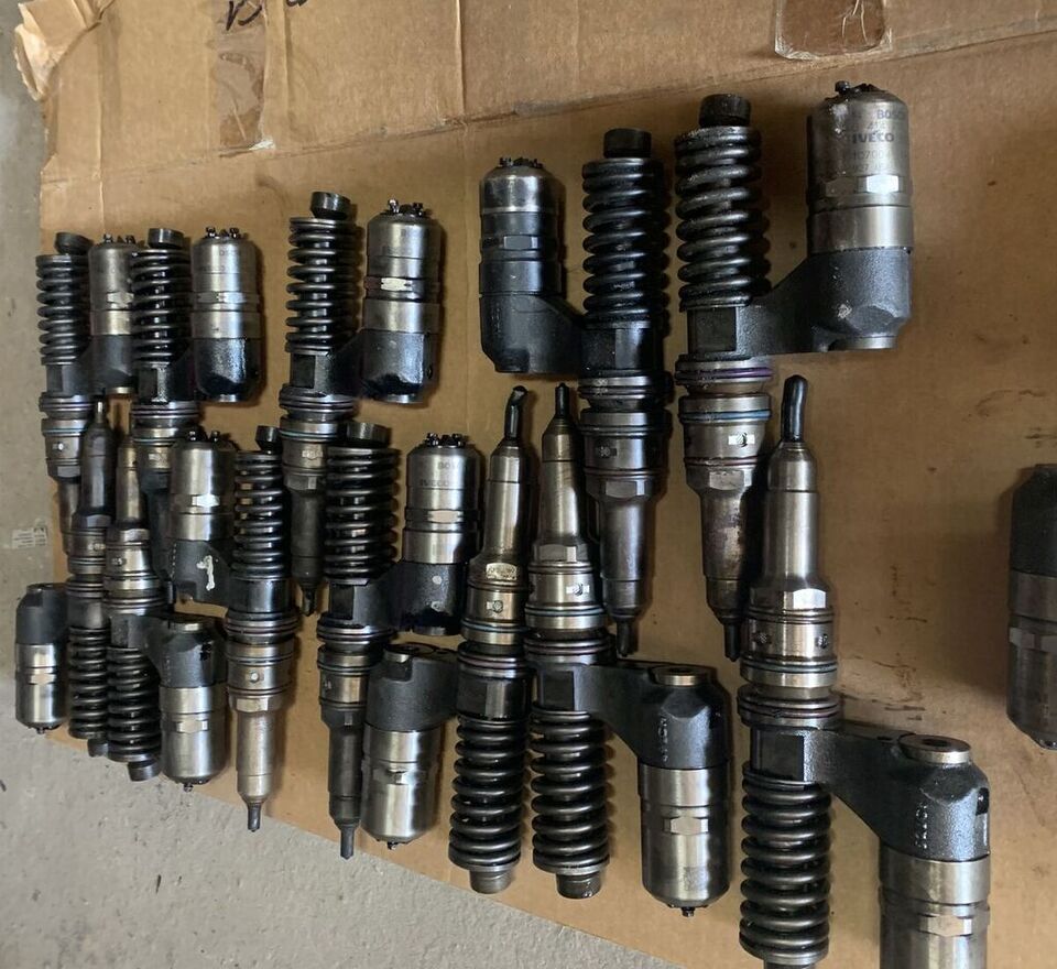 Bosch 0414701006 IVECO Stralis truck - Injecteur pour Camion: photos 3 Bosch 0414701006 IVECO Stralis truck - Injecteur pour Camion: photos 3