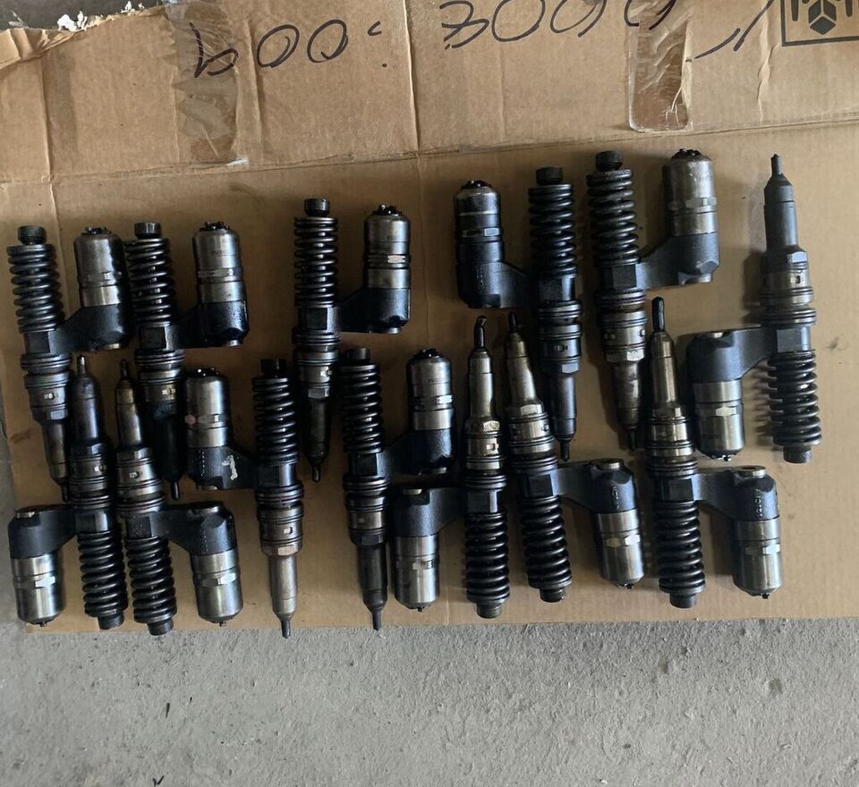 Bosch 0414701006 IVECO Stralis truck - Injecteur pour Camion: photos 1 Bosch 0414701006 IVECO Stralis truck - Injecteur pour Camion: photos 1