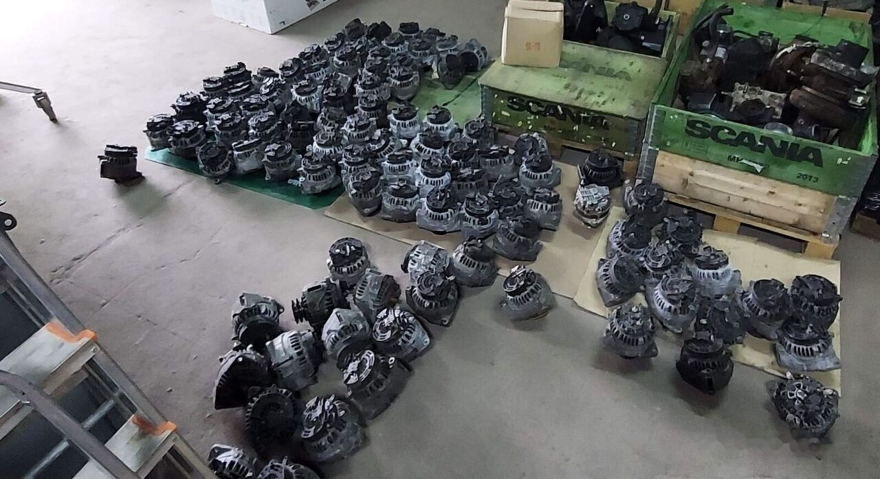 Bosch , 110A , 28V DAF CF75, XF 95 - Alternateur pour Camion: photos 1 Bosch , 110A , 28V DAF CF75, XF 95 - Alternateur pour Camion: photos 1