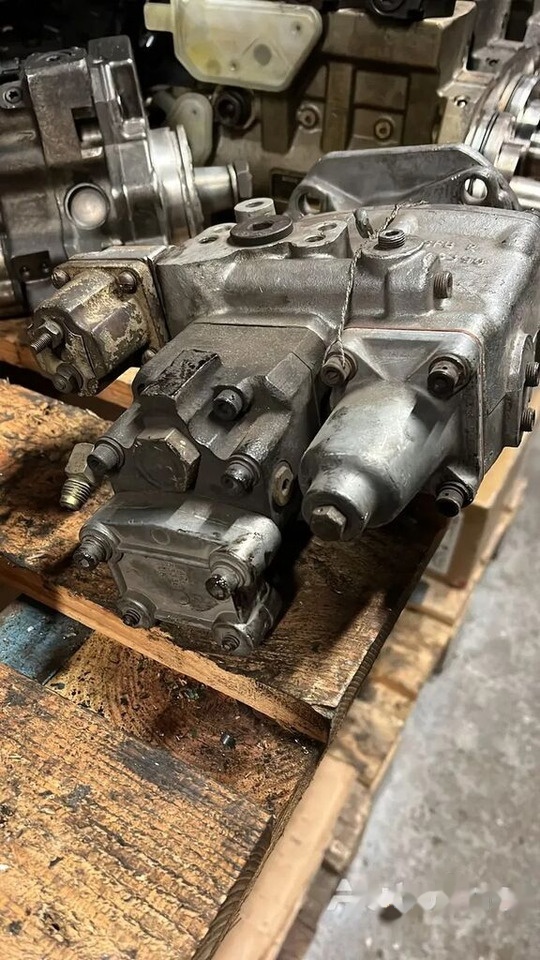 Cummins Wtryskowa 3028302 Cummins truck - Pompe à carburant pour Camion: photos 1 Cummins Wtryskowa 3028302 Cummins truck - Pompe à carburant pour Camion: photos 1