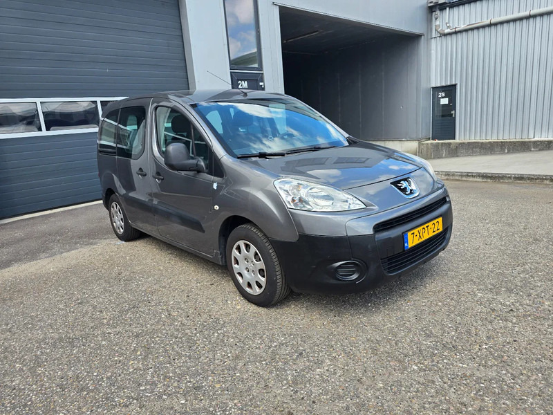 Peugeot Partner 1.6 benzine - Voiture: photos 2 Peugeot Partner 1.6 benzine - Voiture: photos 2