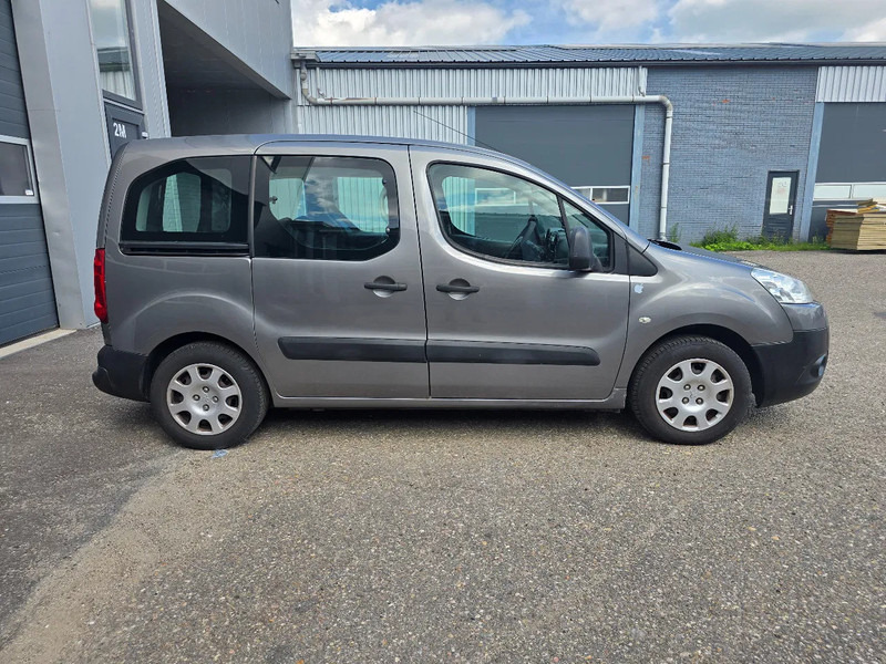 Peugeot Partner 1.6 benzine - Voiture: photos 3 Peugeot Partner 1.6 benzine - Voiture: photos 3