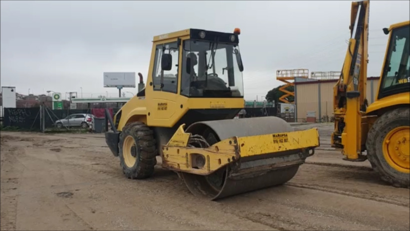 Autopropulsado Bomag BW 177AD·4 - Compacteur à pieds de mouton/ Monocylindre: photos 1 Autopropulsado Bomag BW 177AD·4 - Compacteur à pieds de mouton/ Monocylindre: photos 1