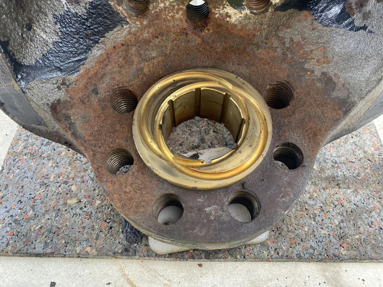 Fusée d'essieu pour Grue mobile FAUN Faun ATF 30 Steering knuckle 16 holes axle 1: photos 8
