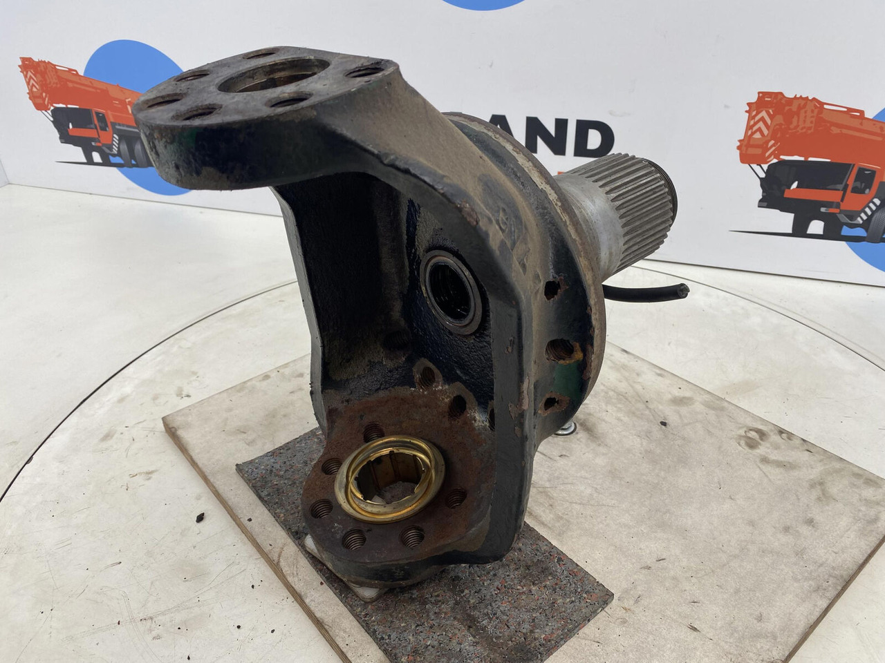 Fusée d'essieu pour Grue mobile FAUN Faun ATF 30 Steering knuckle 16 holes axle 1: photos 6