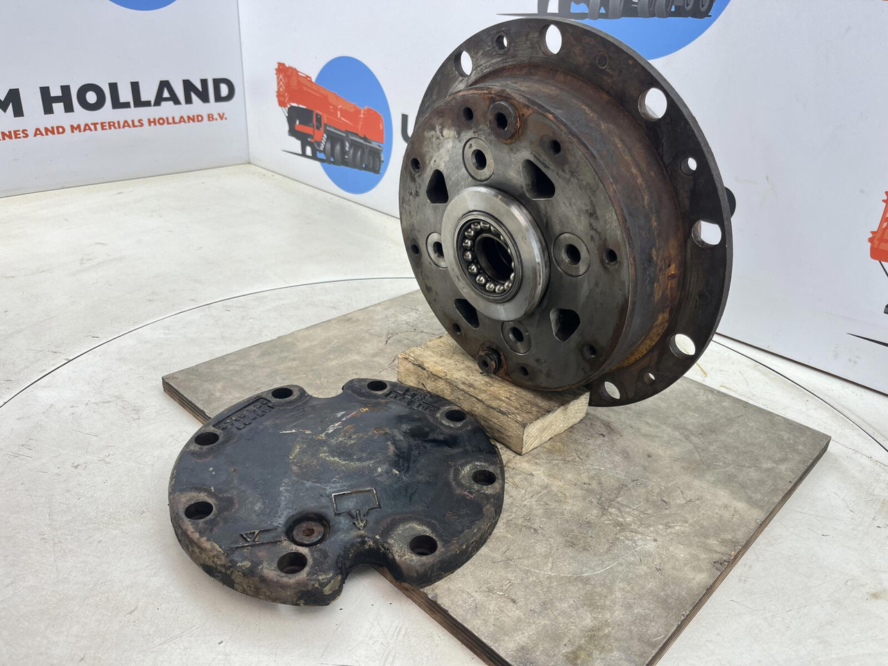 FAUN HK 40 planetary gear 27-18-65-24-4pl-H64-24 - Moteur de translation pour Grue mobile: photos 2 FAUN HK 40 planetary gear 27-18-65-24-4pl-H64-24 - Moteur de translation pour Grue mobile: photos 2