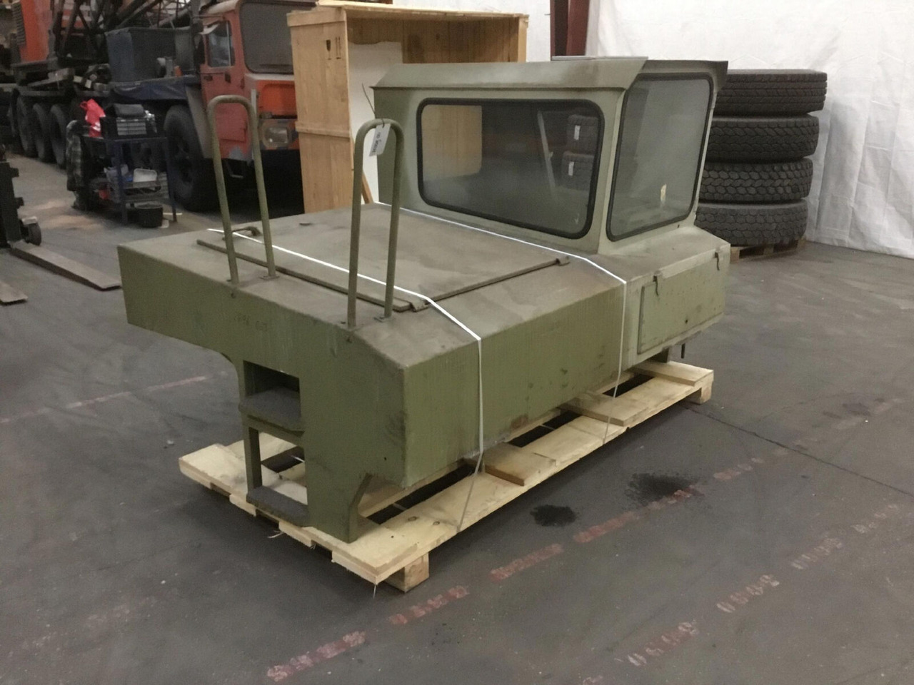 FAUN RTF 30 lower cabin - Cabine pour Grue mobile: photos 2 FAUN RTF 30 lower cabin - Cabine pour Grue mobile: photos 2