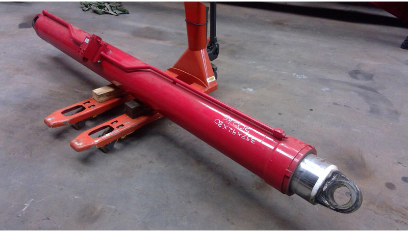Faun ATF 50G-3 boom lift cylinder - Vérin hydraulique pour Grue: photos 1 Faun ATF 50G-3 boom lift cylinder - Vérin hydraulique pour Grue: photos 1