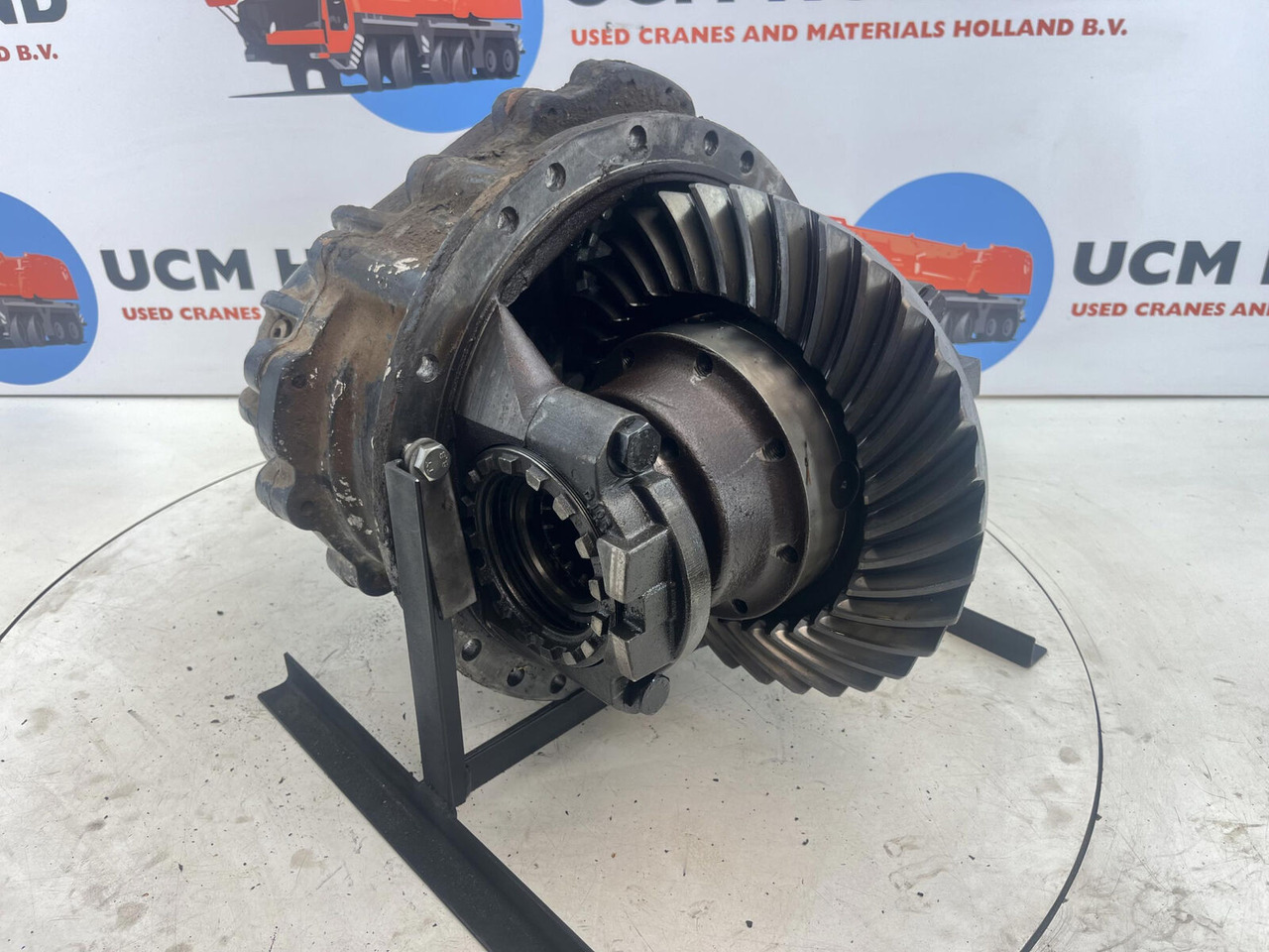 Gottwald mid differential 14x34 axle 4 - Différentiel pour Grue: photos 1 Gottwald mid differential 14x34 axle 4 - Différentiel pour Grue: photos 1