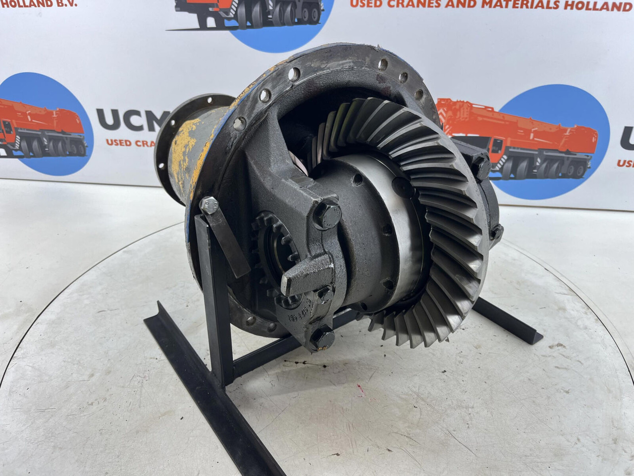 Grove AT 633 end differential 13x35 axle 2 - Différentiel pour Grue: photos 1 Grove AT 633 end differential 13x35 axle 2 - Différentiel pour Grue: photos 1