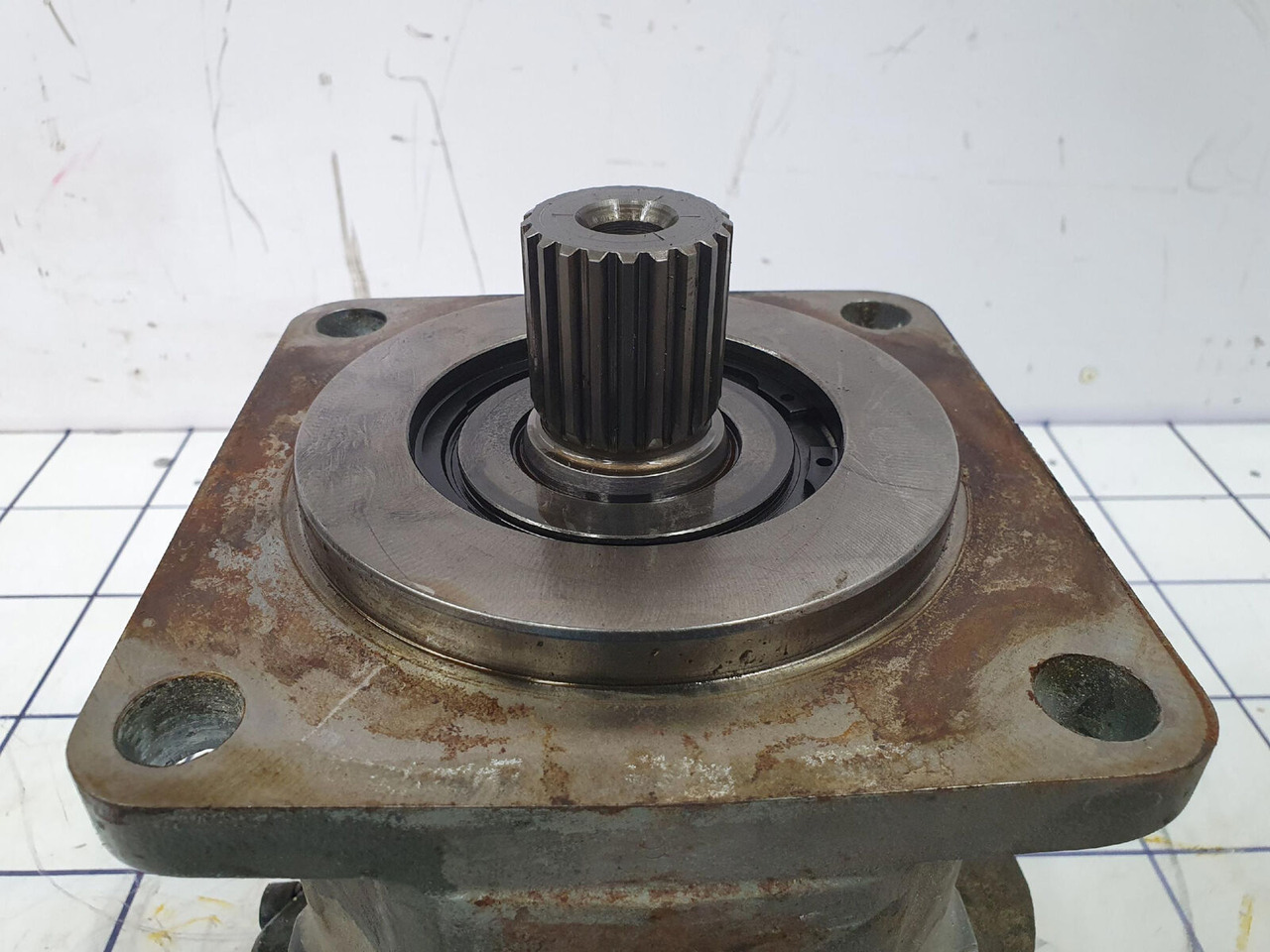 Grove GMK 2035 VARIABLE DISPLACEMENT PUMP - Pompe hydraulique pour Grue mobile: photos 4 Grove GMK 2035 VARIABLE DISPLACEMENT PUMP - Pompe hydraulique pour Grue mobile: photos 4