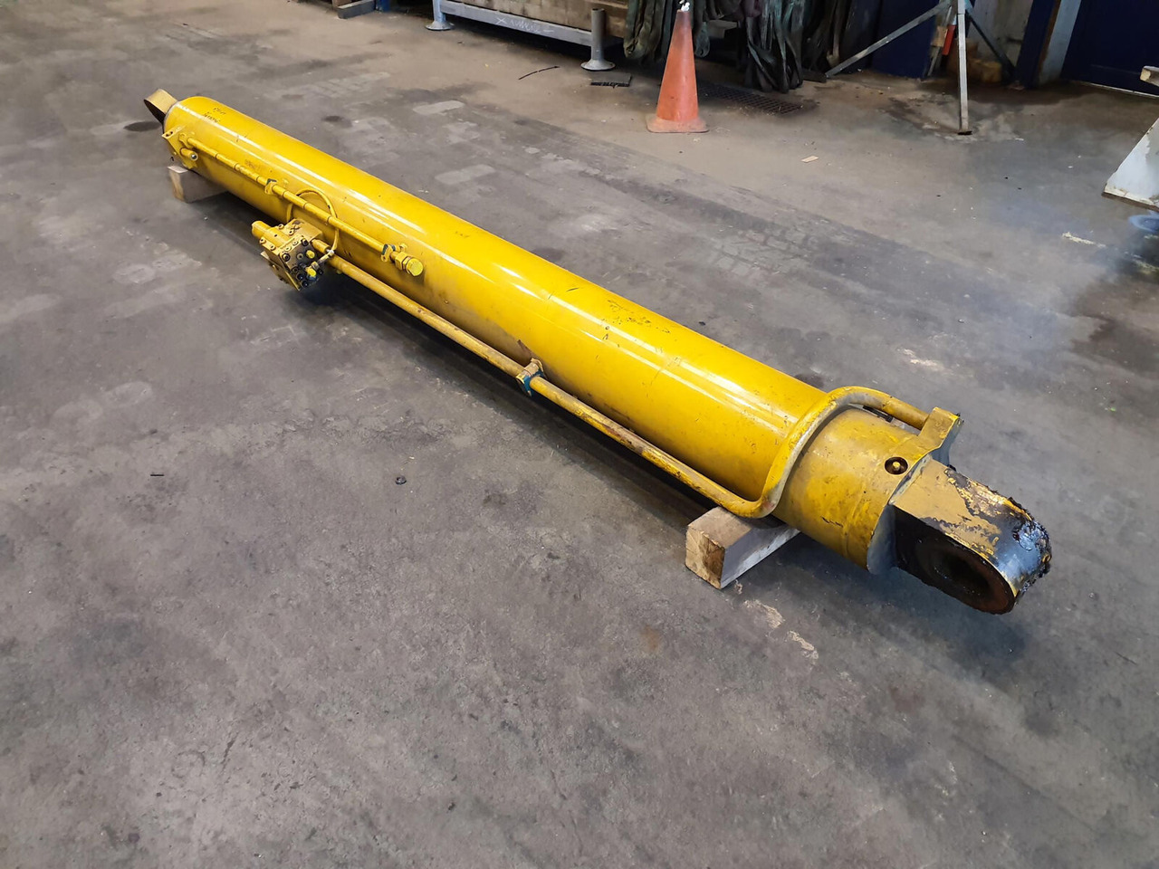 Grove GMK 3050 boom cylinder - Vérin hydraulique pour Grue mobile: photos 1 Grove GMK 3050 boom cylinder - Vérin hydraulique pour Grue mobile: photos 1