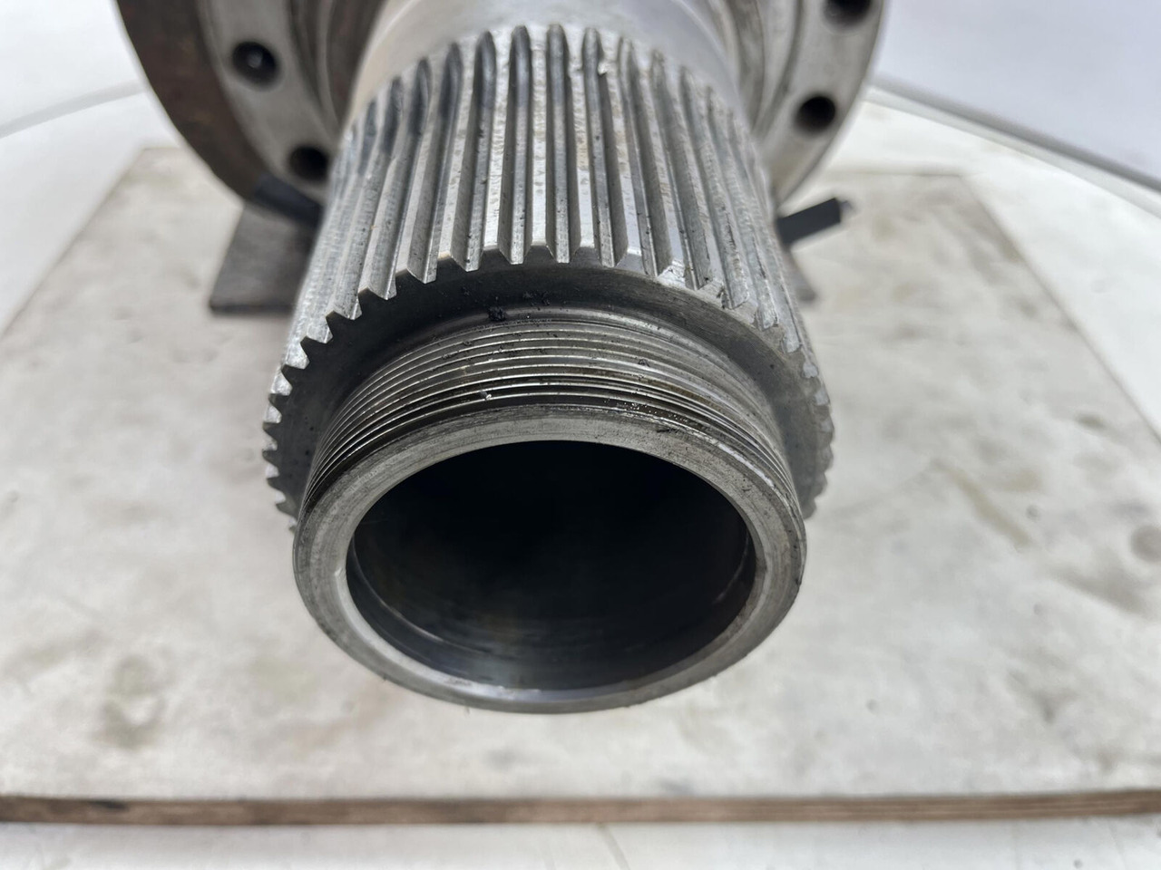 Fusée d'essieu pour Grue mobile Grove GMK Steering knuckle 16 holes: photos 8
