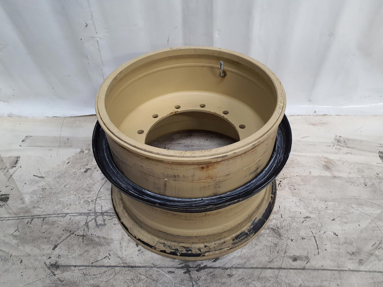 Grove Rim 525/80R25 12 20.5 3p - Jante pour Grue: photos 1 Grove Rim 525/80R25 12 20.5 3p - Jante pour Grue: photos 1