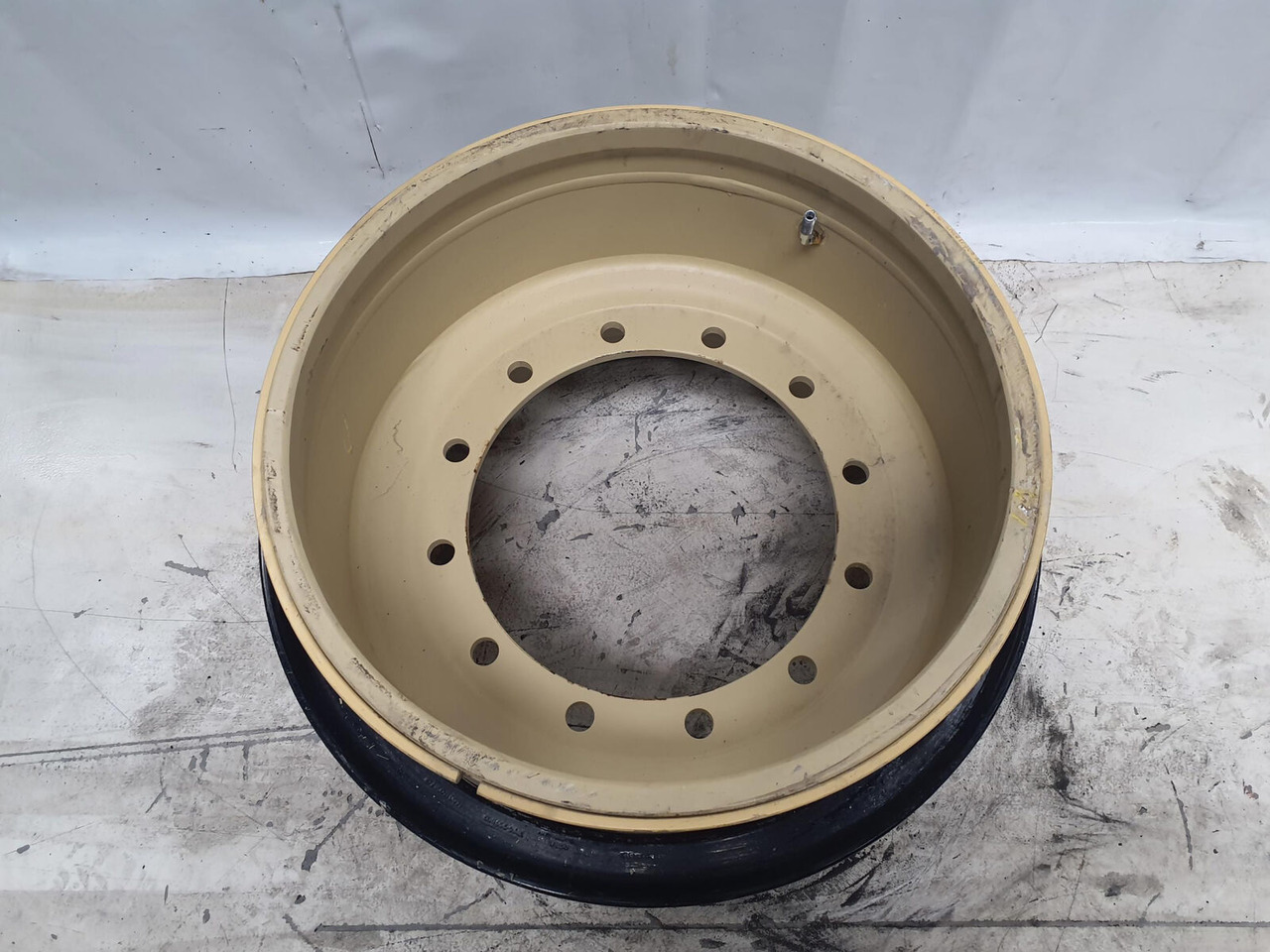 Grove Rim 525/80R25 12 20.5 3p - Jante pour Grue: photos 2 Grove Rim 525/80R25 12 20.5 3p - Jante pour Grue: photos 2