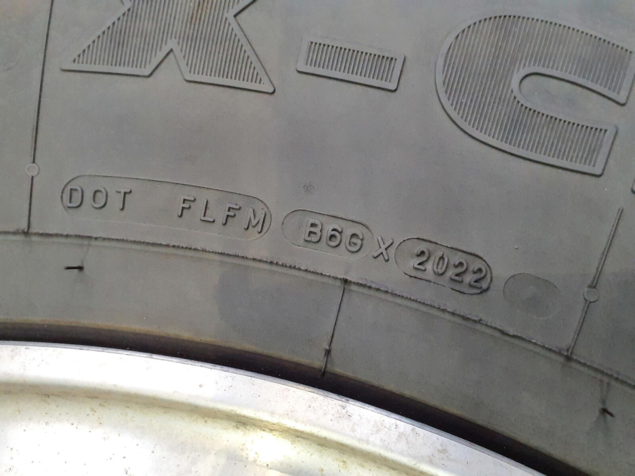 Grove Wheel 445/95R25 12 9 2p alu - Roue complète pour Grue: photos 4 Grove Wheel 445/95R25 12 9 2p alu - Roue complète pour Grue: photos 4
