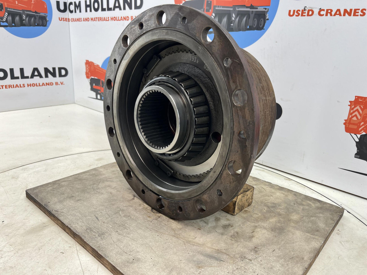 Kessler planetary gear 22-25-74-40-4pl-H177-46 - Moteur de translation pour Grue mobile: photos 3 Kessler planetary gear 22-25-74-40-4pl-H177-46 - Moteur de translation pour Grue mobile: photos 3
