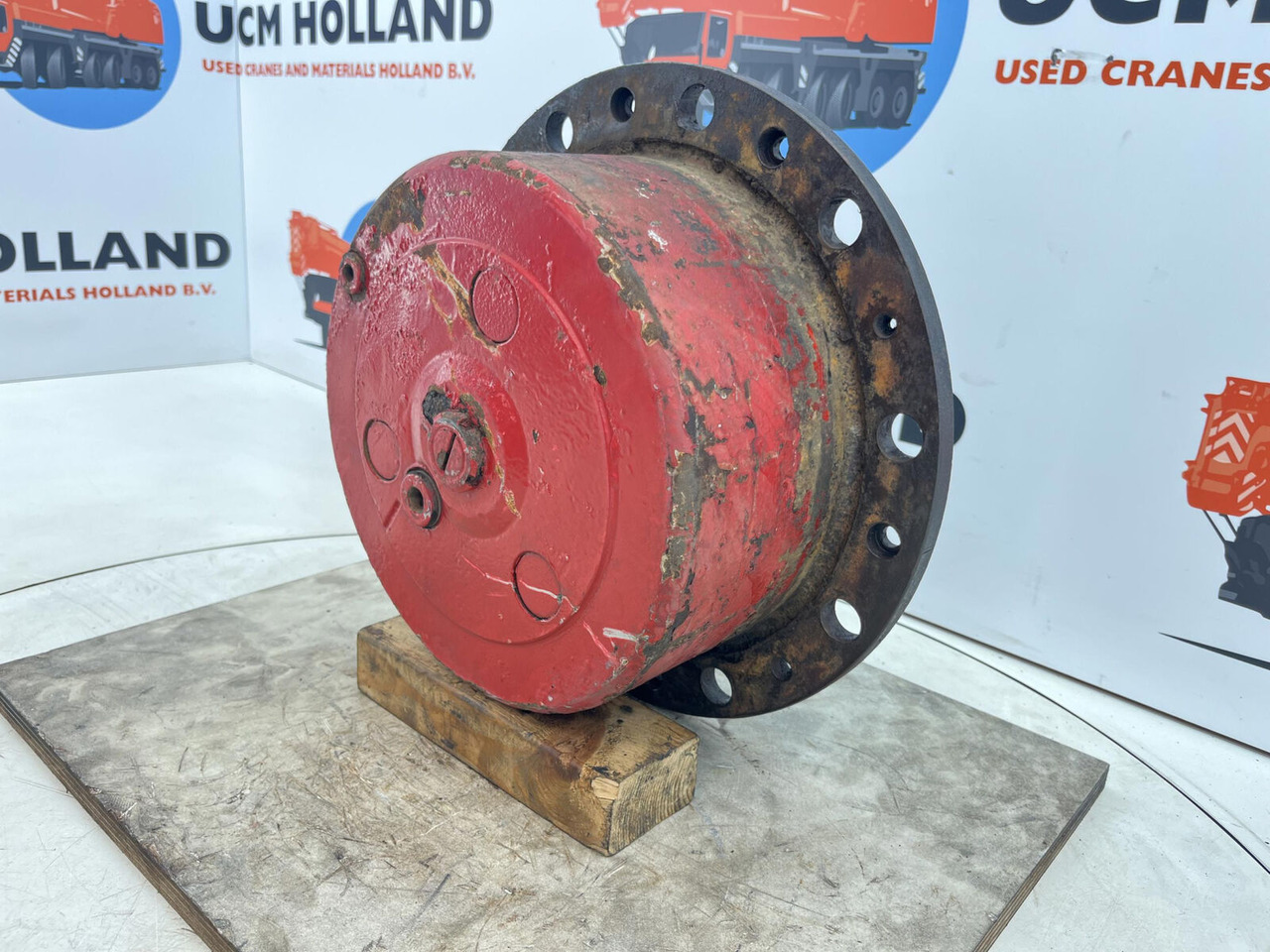 Krupp 70 GMT planetary gear 22-25-74-38-3pl-H135-46 - Moteur de translation pour Grue mobile: photos 2 Krupp 70 GMT planetary gear 22-25-74-38-3pl-H135-46 - Moteur de translation pour Grue mobile: photos 2