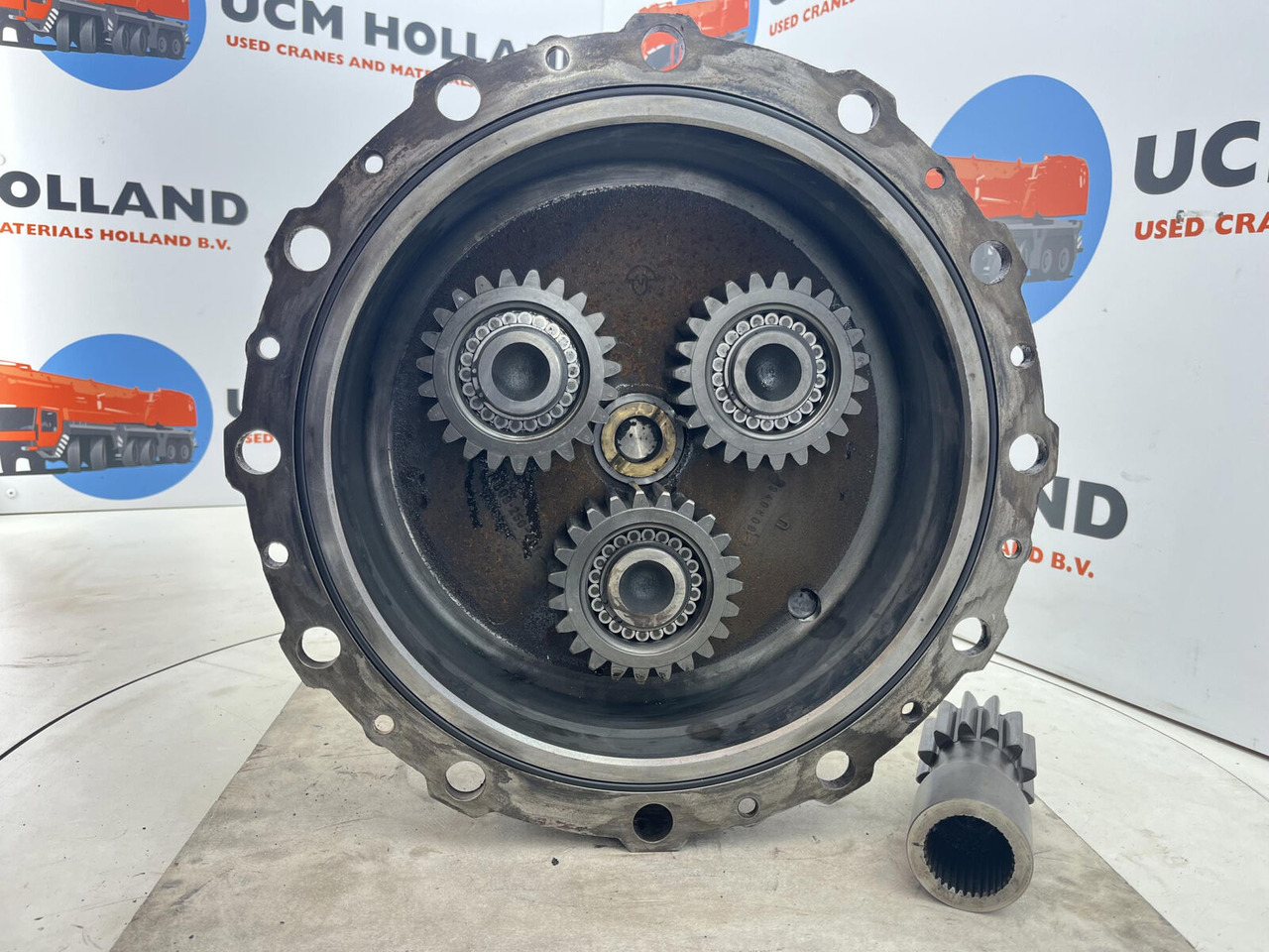 Krupp KMK 3050 planetary gear 12-23-60-34-3pl-H135-46 - Moteur de translation pour Grue mobile: photos 5 Krupp KMK 3050 planetary gear 12-23-60-34-3pl-H135-46 - Moteur de translation pour Grue mobile: photos 5