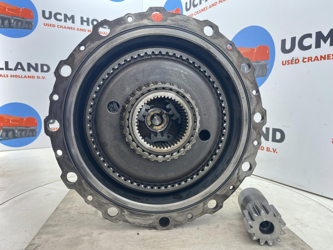 Krupp KMK 3050 planetary gear 12-23-60-34-3pl-H135-46 - Moteur de translation pour Grue mobile: photos 4 Krupp KMK 3050 planetary gear 12-23-60-34-3pl-H135-46 - Moteur de translation pour Grue mobile: photos 4