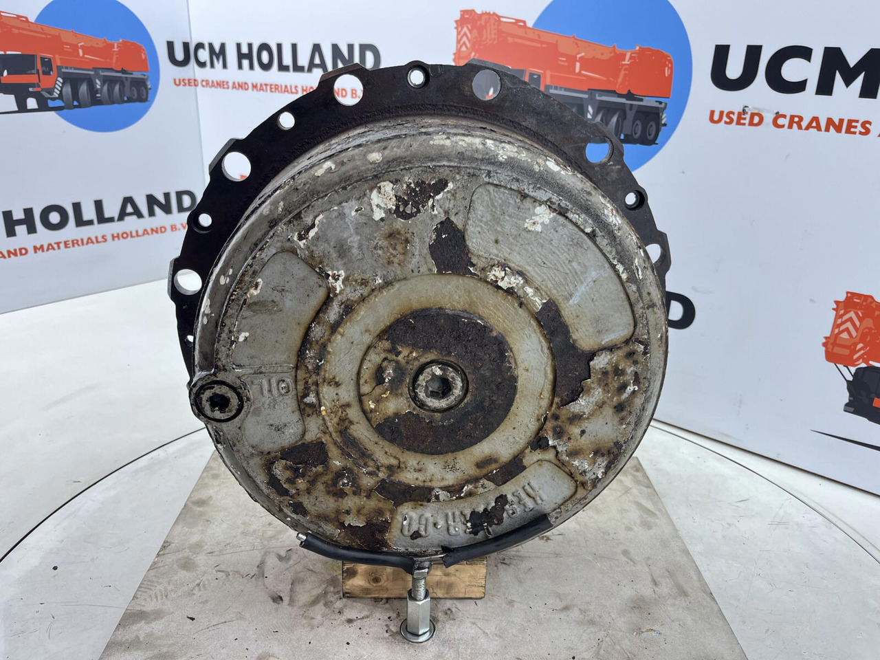 Krupp KMK 3050 planetary gear 12-23-60-34-3pl-H135-46 - Moteur de translation pour Grue mobile: photos 1 Krupp KMK 3050 planetary gear 12-23-60-34-3pl-H135-46 - Moteur de translation pour Grue mobile: photos 1