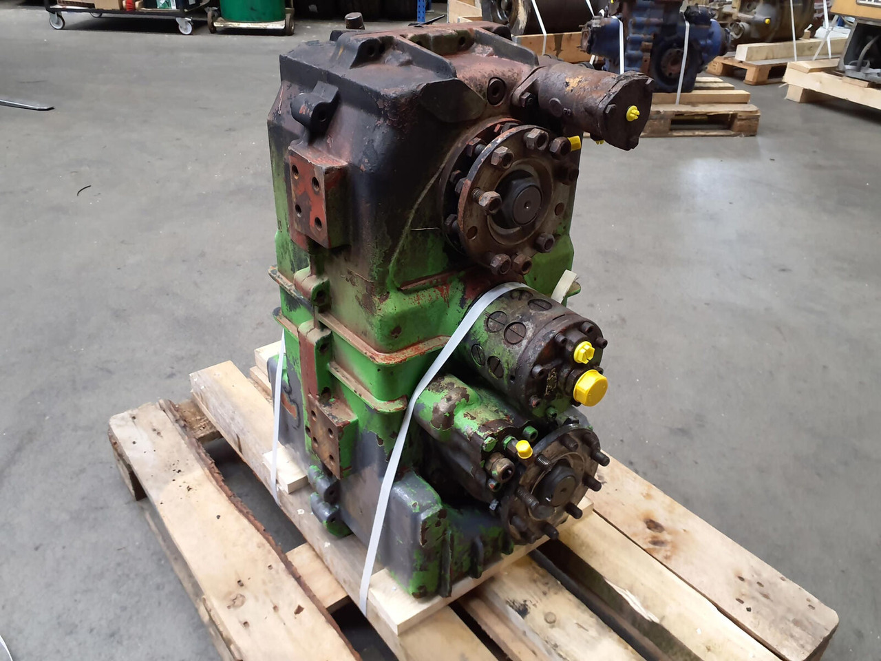 Krupp KMK 4070 Dropbox - Transmission pour Grue mobile: photos 4 Krupp KMK 4070 Dropbox - Transmission pour Grue mobile: photos 4