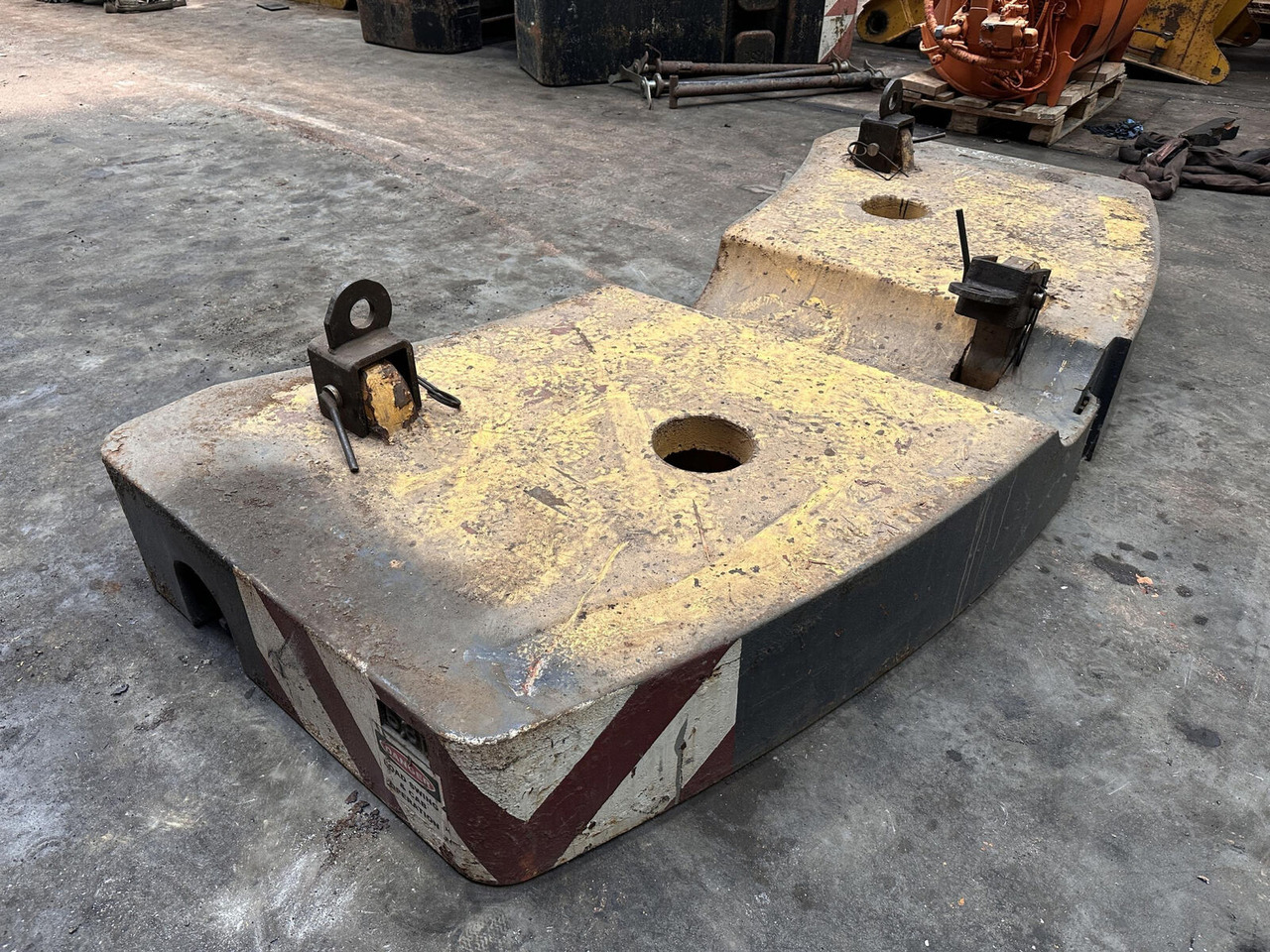 Krupp KMK 4080 - 5110 - 5120 Counterweight 5,8 ton - Contrepoids pour Grue mobile: photos 4 Krupp KMK 4080 - 5110 - 5120 Counterweight 5,8 ton - Contrepoids pour Grue mobile: photos 4