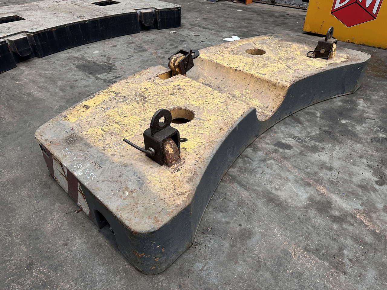 Krupp KMK 4080 - 5110 - 5120 Counterweight 5,8 ton - Contrepoids pour Grue mobile: photos 2 Krupp KMK 4080 - 5110 - 5120 Counterweight 5,8 ton - Contrepoids pour Grue mobile: photos 2