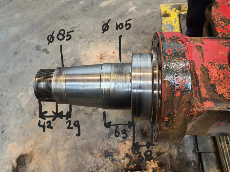 Krupp KMK 5100 axle 3 housing - Essieu et pièces pour Grue: photos 5 Krupp KMK 5100 axle 3 housing - Essieu et pièces pour Grue: photos 5