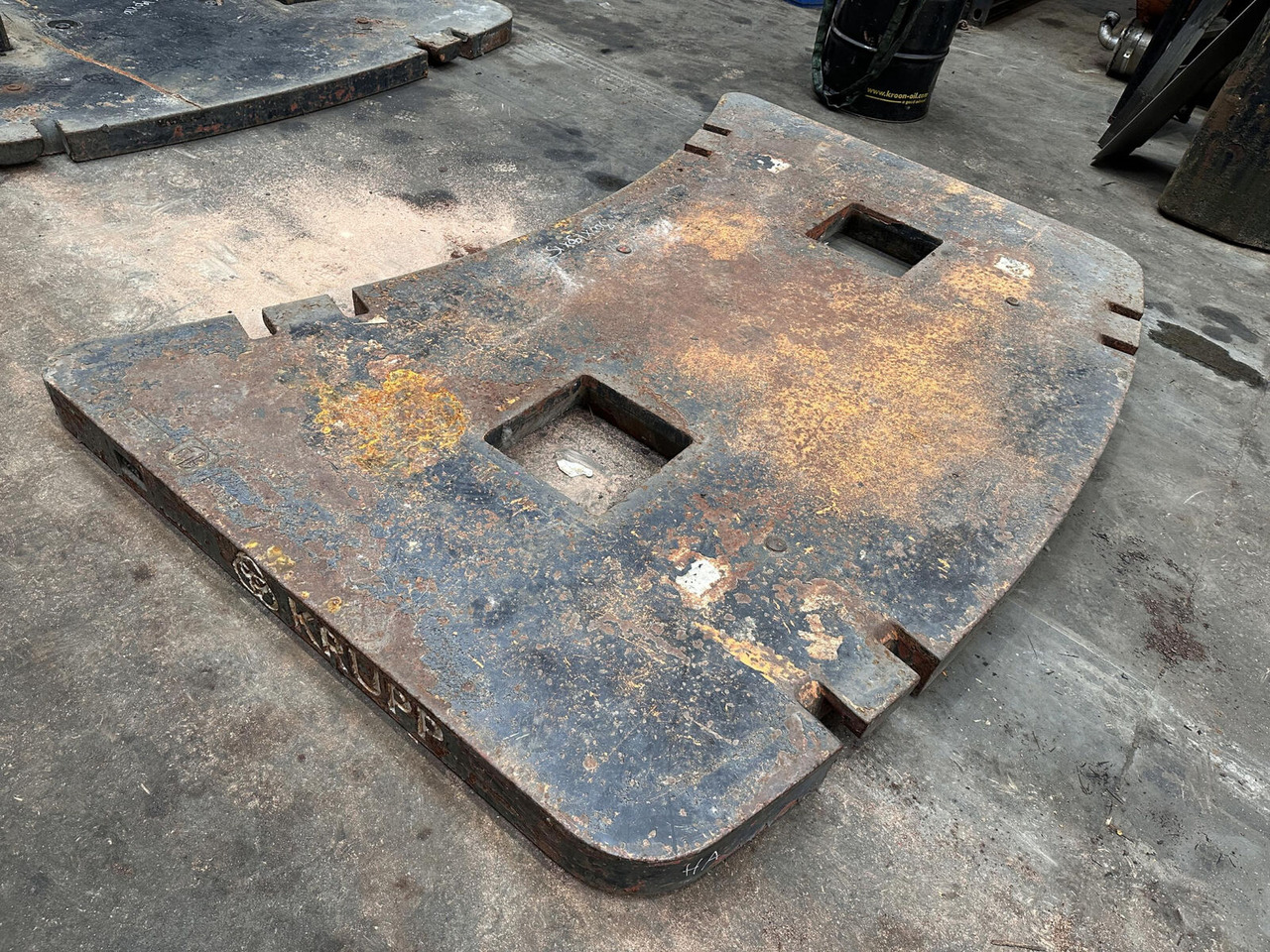 Krupp KMK 5160 counterweight 4,9 ton - Contrepoids pour Grue mobile: photos 2 Krupp KMK 5160 counterweight 4,9 ton - Contrepoids pour Grue mobile: photos 2