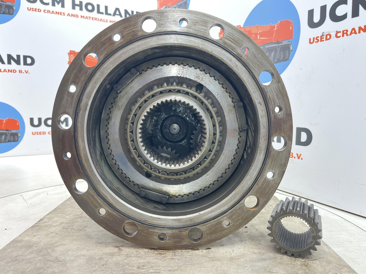 Krupp KMK 8350 planetary gear 22-25-74-40-4pl-H185-46 - Moteur de translation pour Grue mobile: photos 5 Krupp KMK 8350 planetary gear 22-25-74-40-4pl-H185-46 - Moteur de translation pour Grue mobile: photos 5