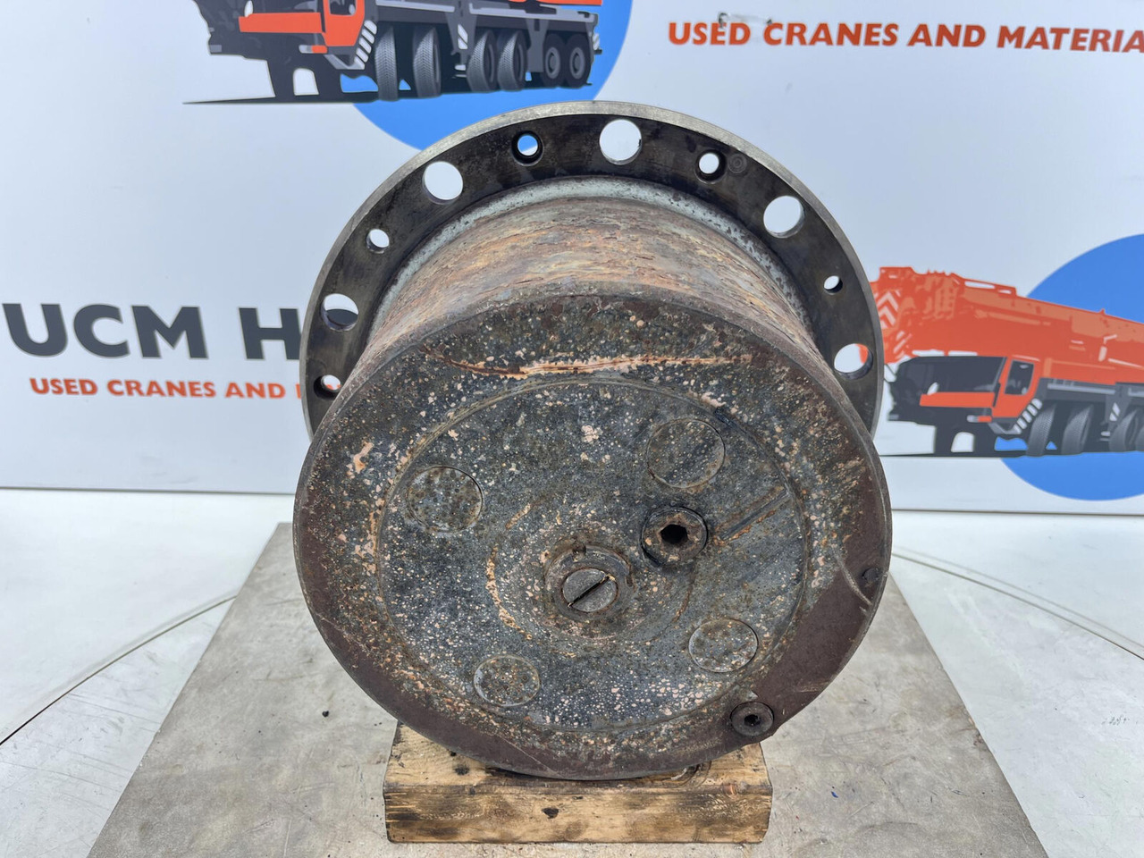 Krupp KMK 8350 planetary gear 22-25-74-40-4pl-H185-46 - Moteur de translation pour Grue mobile: photos 1 Krupp KMK 8350 planetary gear 22-25-74-40-4pl-H185-46 - Moteur de translation pour Grue mobile: photos 1