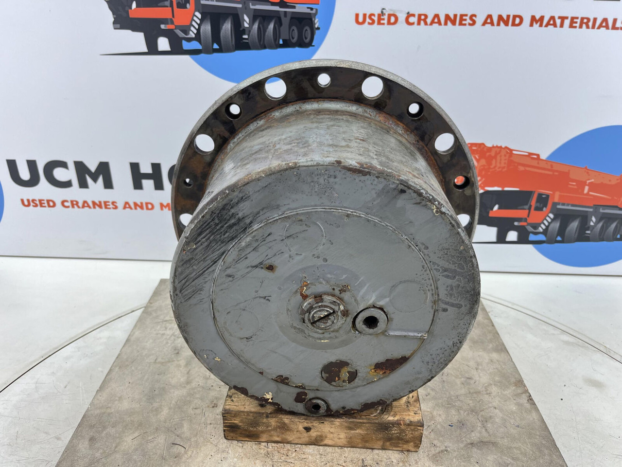 Krupp KMK 8350 planetary gear 22-25-74-40-4pl-H185-46 - Moteur de translation pour Grue mobile: photos 1 Krupp KMK 8350 planetary gear 22-25-74-40-4pl-H185-46 - Moteur de translation pour Grue mobile: photos 1