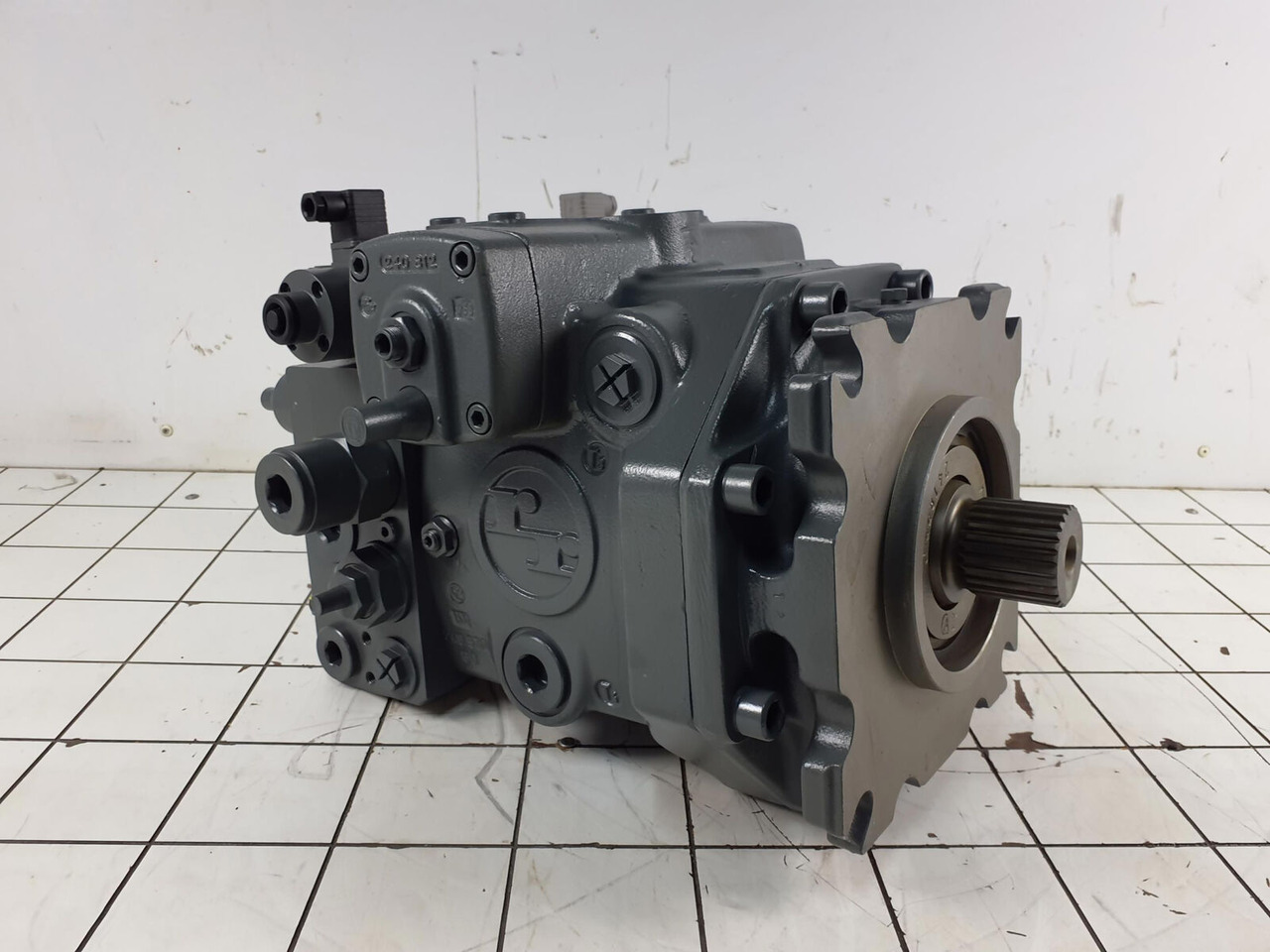 Liebherr Hydraulic Pump A4V250 - Pompe hydraulique pour Grue: photos 1 Liebherr Hydraulic Pump A4V250 - Pompe hydraulique pour Grue: photos 1