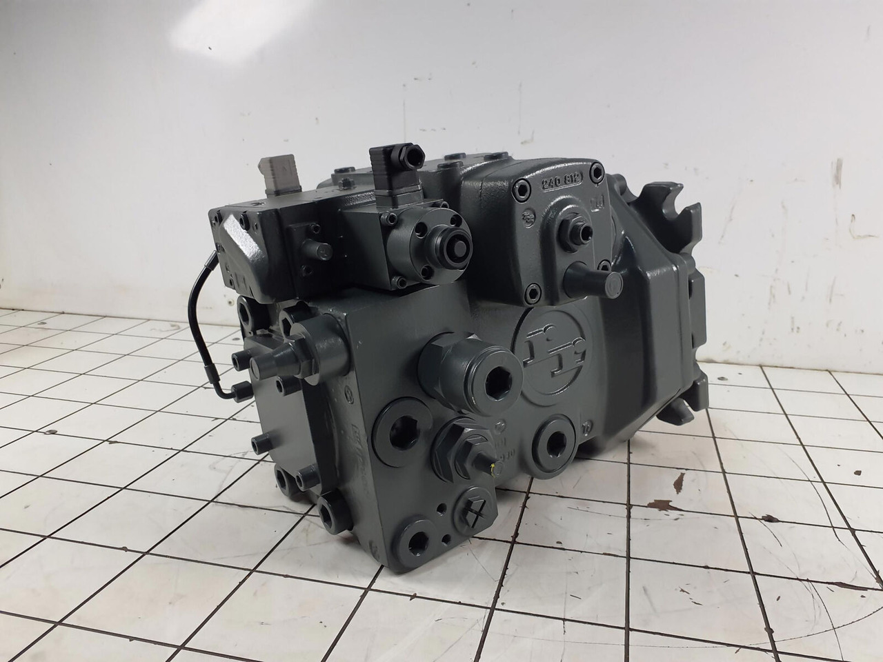 Liebherr Hydraulic Pump A4V250 - Pompe hydraulique pour Grue: photos 3 Liebherr Hydraulic Pump A4V250 - Pompe hydraulique pour Grue: photos 3