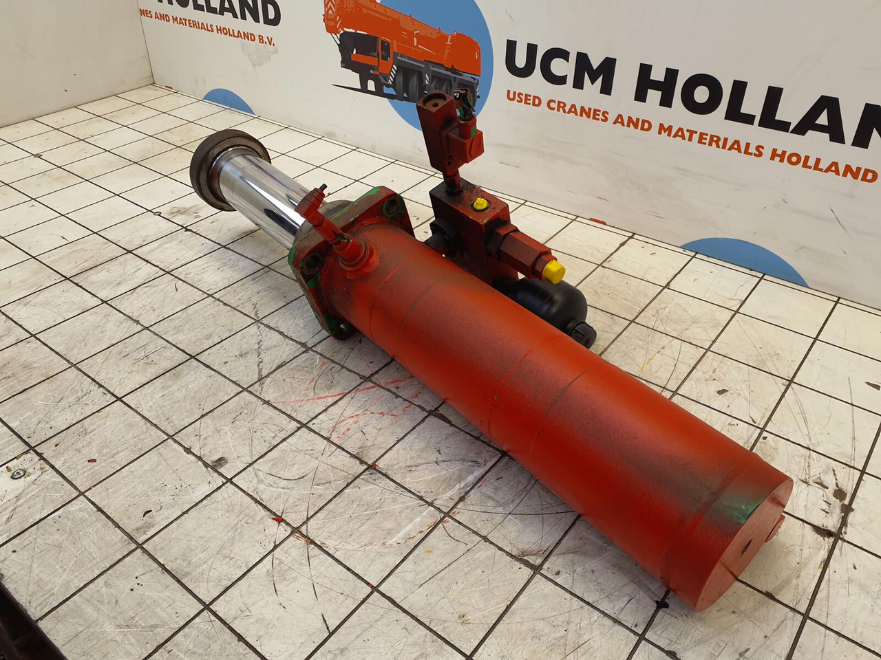 Liebherr LTM 1060-2 counterweight cylinder - Vérin hydraulique pour Grue mobile: photos 4 Liebherr LTM 1060-2 counterweight cylinder - Vérin hydraulique pour Grue mobile: photos 4