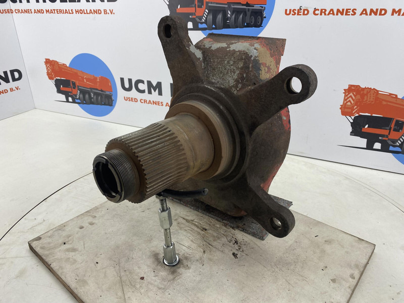 Liebherr LTM 1060 Steering knuckle axle 1 and 2 - Fusée d'essieu pour Grue: photos 1 Liebherr LTM 1060 Steering knuckle axle 1 and 2 - Fusée d'essieu pour Grue: photos 1