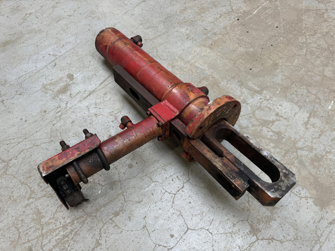 Liebherr LTM 1060 counterweight cylinder - Vérin hydraulique pour Grue mobile: photos 4 Liebherr LTM 1060 counterweight cylinder - Vérin hydraulique pour Grue mobile: photos 4