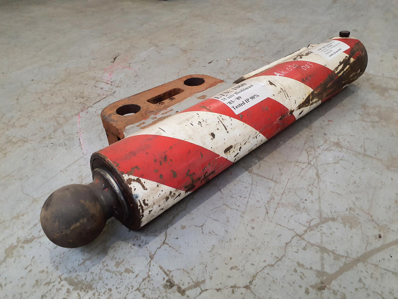 Liebherr LTM 1060 outrigger cylinder - Vérin hydraulique pour Grue: photos 4 Liebherr LTM 1060 outrigger cylinder - Vérin hydraulique pour Grue: photos 4