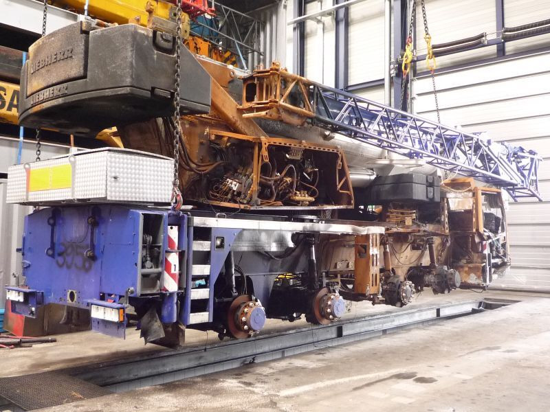 Liebherr LTM 1070-4.2 for parts - Grue mobile: photos 2 Liebherr LTM 1070-4.2 for parts - Grue mobile: photos 2