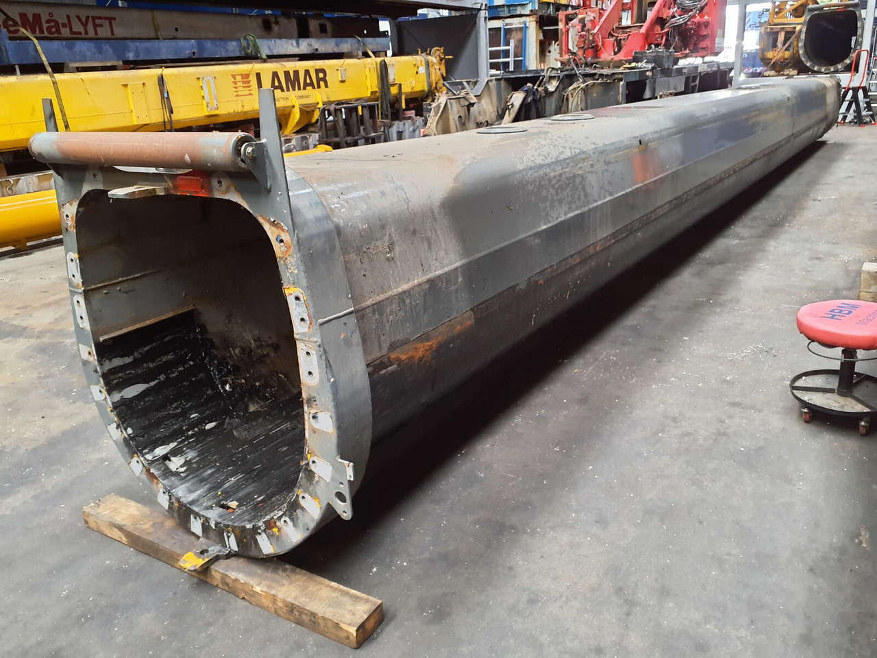 Liebherr LTM 1160-5.1 telescopic section 2 - Flèche pour Grue mobile: photos 1 Liebherr LTM 1160-5.1 telescopic section 2 - Flèche pour Grue mobile: photos 1